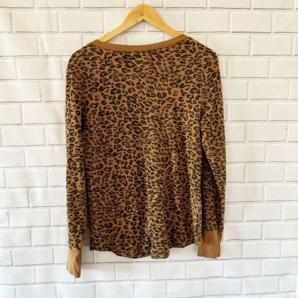 Time and Tru animal print long sleeve Size Large 12/14 - Picture 2 of 9